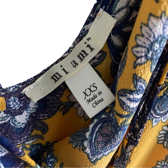 Francesca’s Floral Romper - Picture 5 of 6